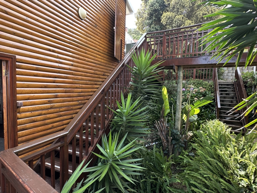 6 Bedroom Property for Sale in Outeniqua Strand Western Cape